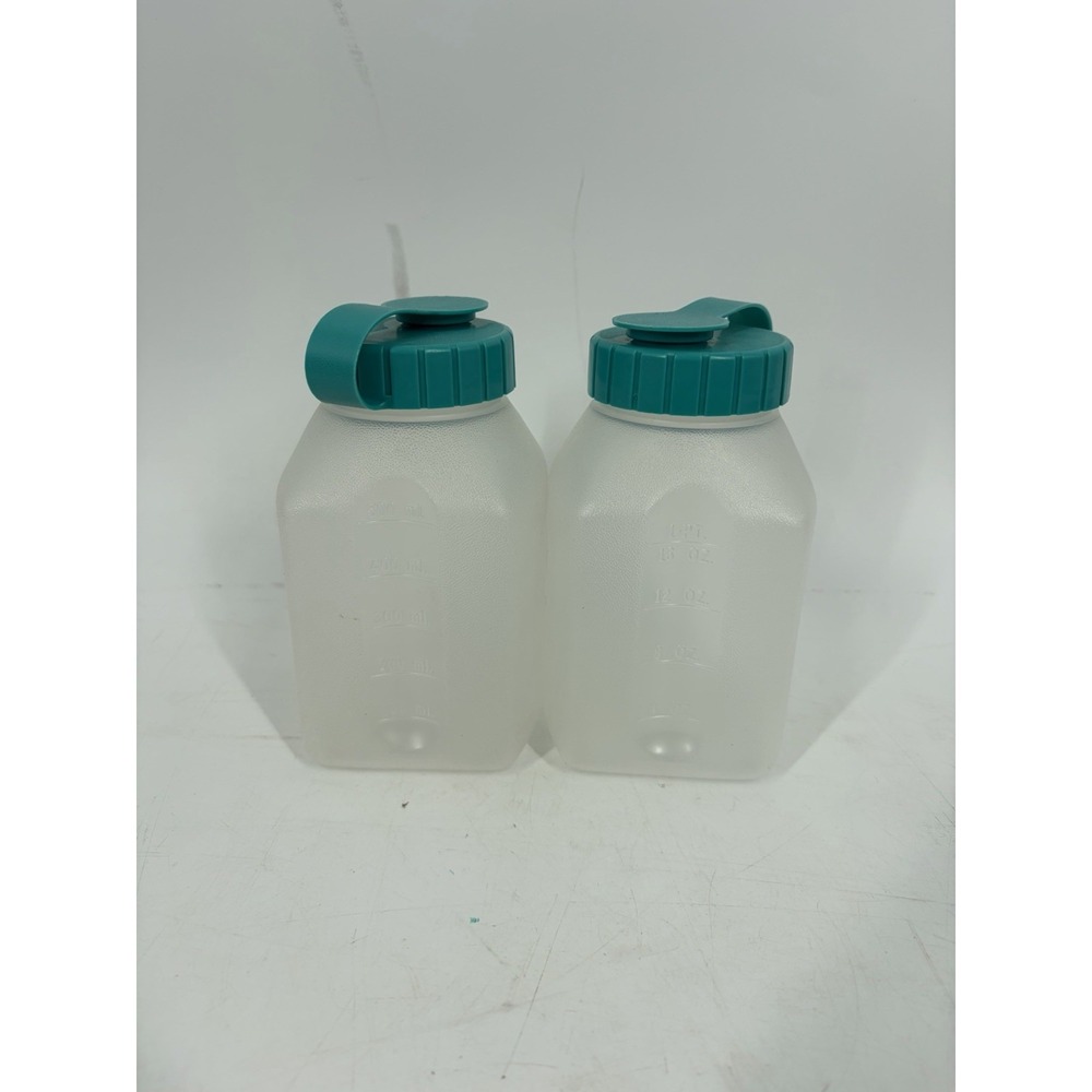 Lot of 2 Rubbermaid One Pint Teal Drink Bottles Servin Saver Flip Top Lids
